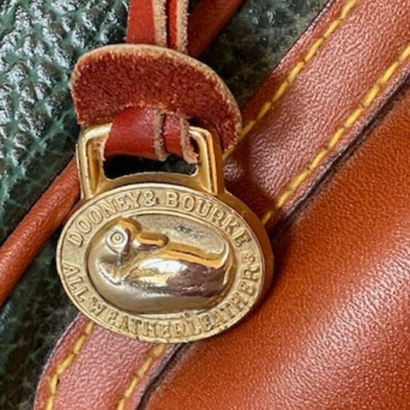 DOONEY & BOURKE AWL Green Pebbled Leather Large Double Pocket Outback Purse - Picture 10 of 17